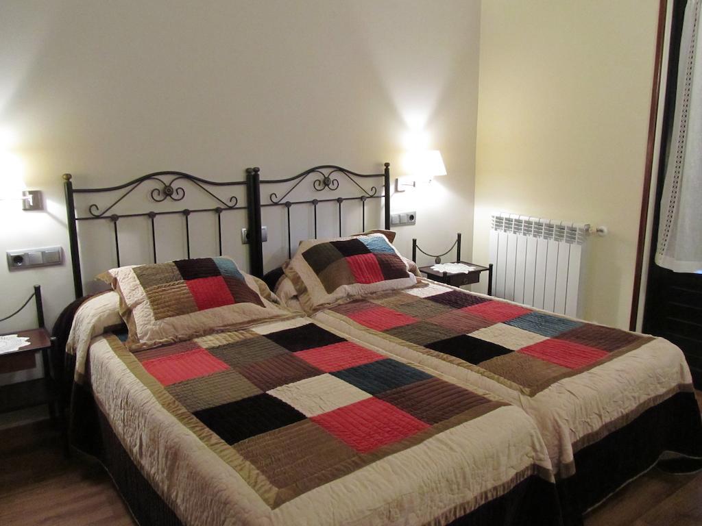 Apartamentos Rurales Casa Baltasar Monasterio De Hermo Δωμάτιο φωτογραφία
