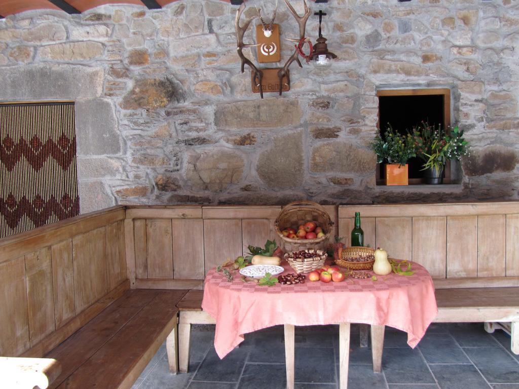Apartamentos Rurales Casa Baltasar Monasterio De Hermo Εξωτερικό φωτογραφία