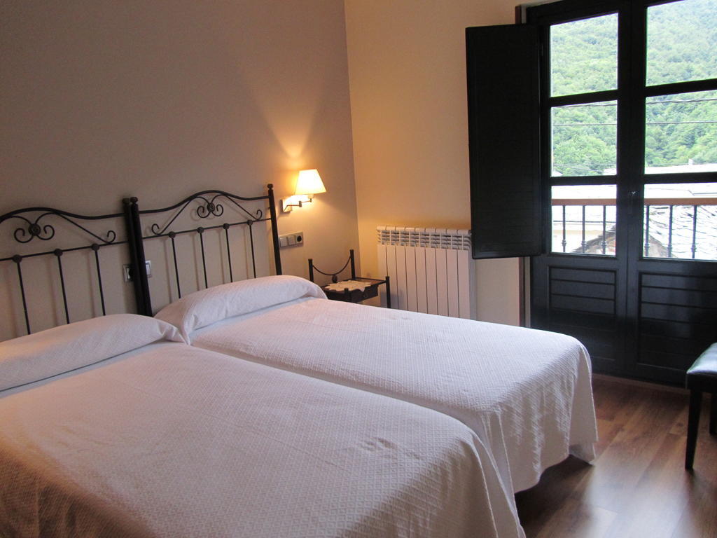 Apartamentos Rurales Casa Baltasar Monasterio De Hermo Δωμάτιο φωτογραφία
