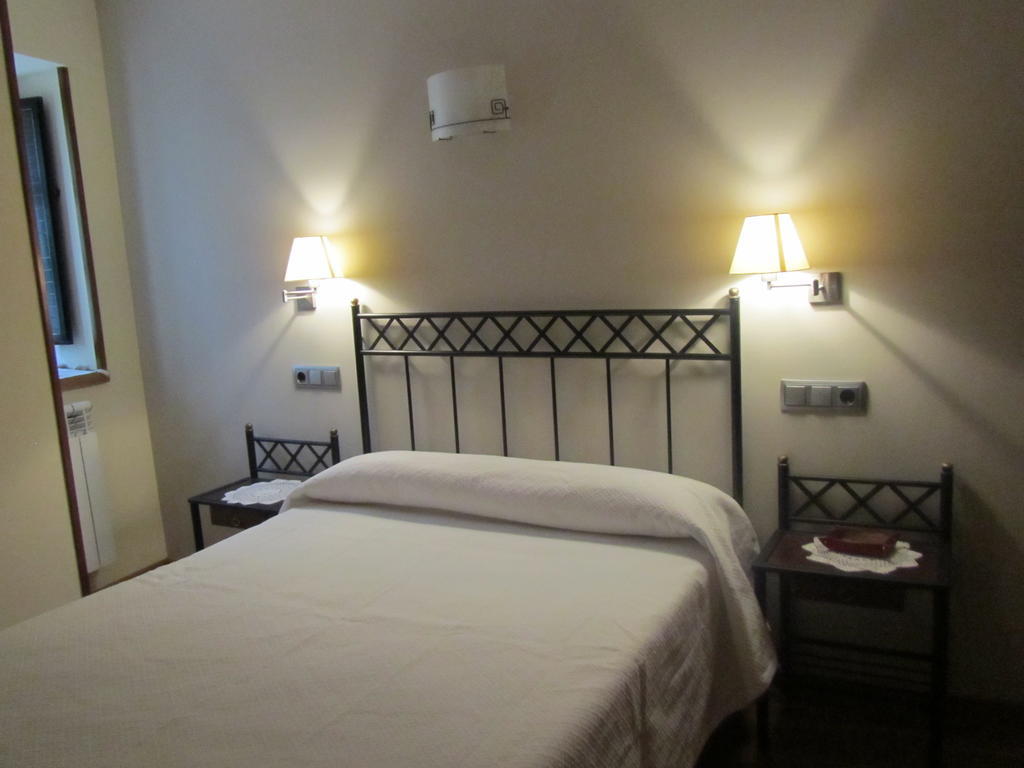 Apartamentos Rurales Casa Baltasar Monasterio De Hermo Δωμάτιο φωτογραφία