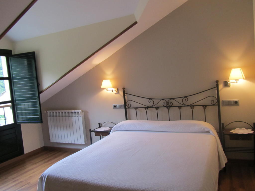 Apartamentos Rurales Casa Baltasar Monasterio De Hermo Δωμάτιο φωτογραφία