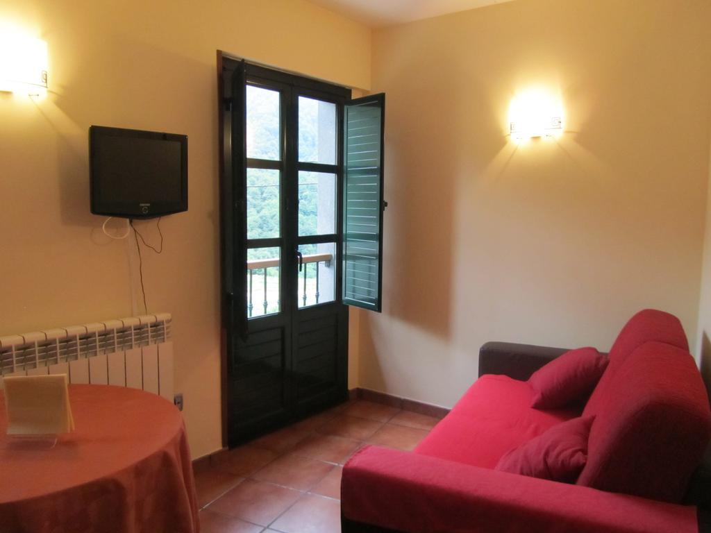 Apartamentos Rurales Casa Baltasar Monasterio De Hermo Εξωτερικό φωτογραφία