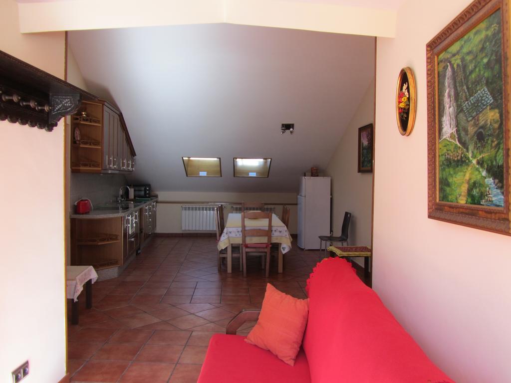 Apartamentos Rurales Casa Baltasar Monasterio De Hermo Εξωτερικό φωτογραφία