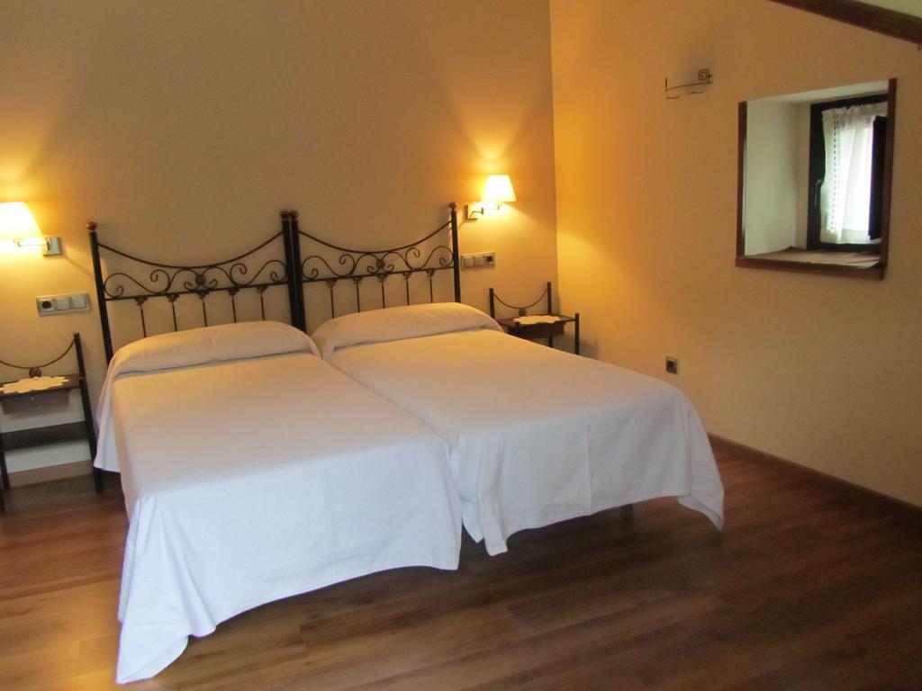 Apartamentos Rurales Casa Baltasar Monasterio De Hermo Εξωτερικό φωτογραφία