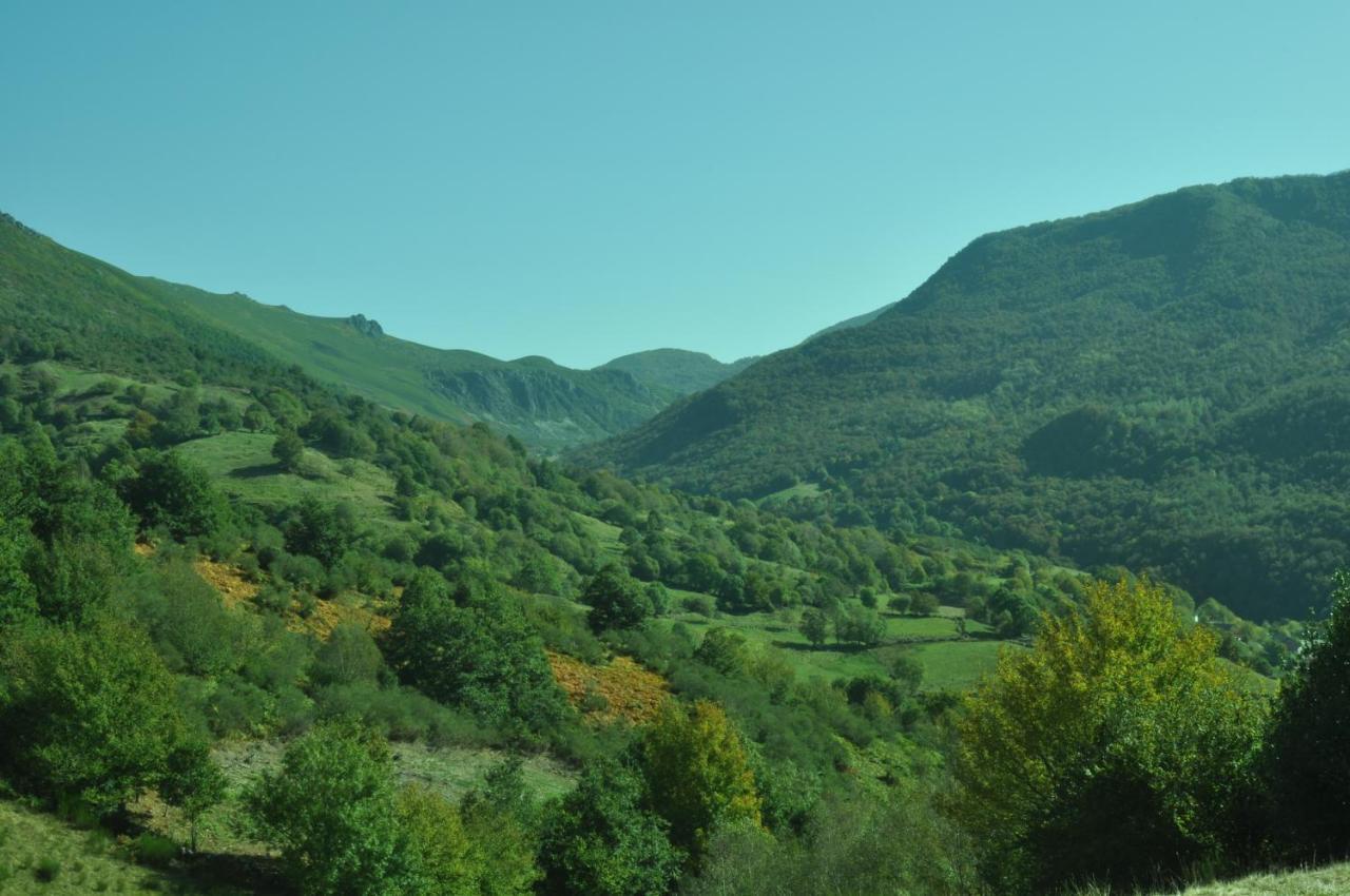 Apartamentos Rurales Casa Baltasar Monasterio De Hermo Εξωτερικό φωτογραφία